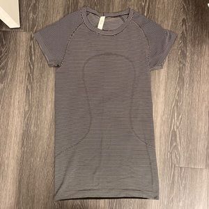 Lululemon athletica work out shirt, size 4